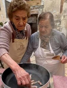 Gracijela Inkampo i Tereza Kalija - popularne bake na Instagramu