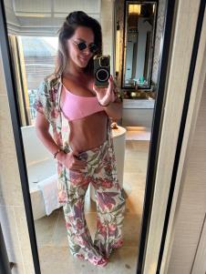sf__fashion__style_3793026489076448515's2025-12-22-9.7.165 story.jpg