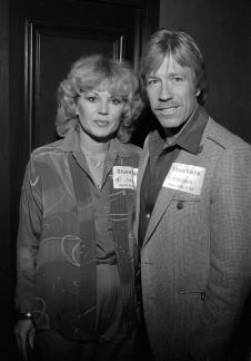 Čak Noris sa prvom suprugom Dajan Holoček