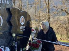Arilje - na grobu Novakovića (6).jpg