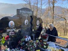 Arilje - na grobu Novakovića (7).jpg