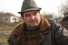 Apostol Apostolović, Selo gori, a baba se češlja