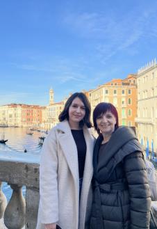 Sanja Luković sa ćerkom u Veneciji.jpeg