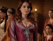 Ezgi Ejuboglu u seriji Sulejman Veličanstveni (1).jpg