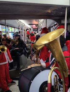 trubači u autobusu 56