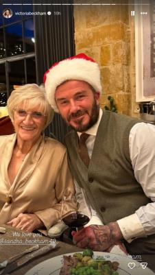 Dejvid Bekam s majkom Sandrom