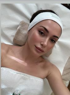 Emina Jahović golišava samo u peškiricu