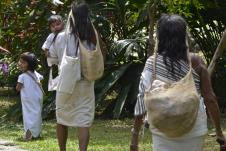 Indijanski Kogi narod u tradicionalnoj odeći u planinama Sijera Nevada de Santa Marta