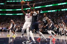 Džoel Embid i Entoni Dejvis