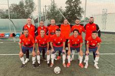 Socca reprezentacija Srbije 4 starija fotka sa Dekijem Milovanovićem  FOTO Privatna arhiva.jpg