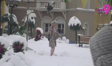 Aneli Ahmić hoda po snegu