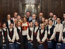 Нека нас радост Божића ојача и буде нам инспирација за даље очување мира, толеранције и братске  (12).jpg