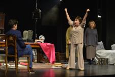 predstava Vrat od stakla