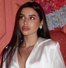 Lara Čolić korigovala i nos i usne