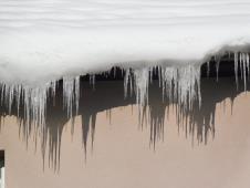 LOZNICA -Pretnja sa krovova.JPG