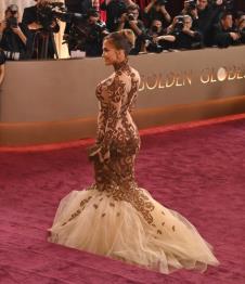 Dženifer Lopez bez donjeg veša na dodeli Zlatnog globusa 2026