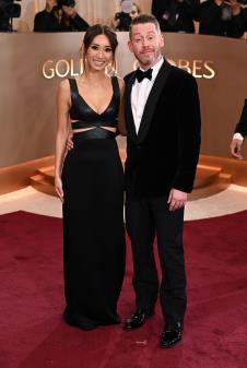 Makoli Kalkin sa verenicom na ceremoniji dodele Zlatni globus 2026