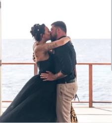 Sara Vintrip i njen suprug.jpg