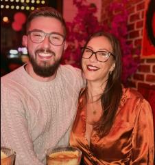 Sara Vintrip i njen suprug.jpg