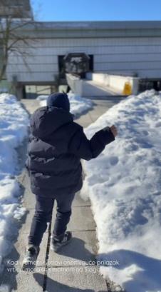 Kristina Radenković snimila sina, povela ga sa sobom na posao