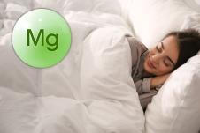 magnezijum/devojka spava u krevetu