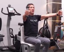 Žika Jakšić vežba