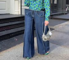 Karolin Vazana u kockastim farmerkama koje su postale viralne na društvenim mrežama