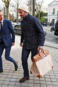Dejvid Bekam s Hermes Birkin torbom u Parizu