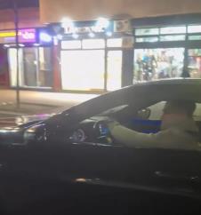 Pevačica uhodila dečka koji je bio s njenom koleginicom