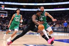 Entoni Edvards na meču Dalas Minesota