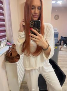 Anja Mit se ofarbala u crveno