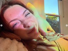 Flora de Jogi čita priče usamljenim muškarcima