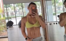 Adriana Kadar pokazala trbušnjake i pločice nakon porođaja