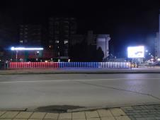 LOZNICA - Sa obe strane.JPG