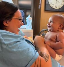 Tara Mos zatrudnela s blizancima, pet meseci nakon prvog porođaja