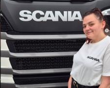 Helena Vekić ima 22 godine i vozi šleper od 40 tona