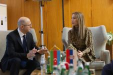 Dubravka Đedović Handanović s Parvizom Šahbazovim