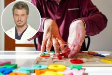 ruke pacijenta sa amiotrofičnom lateralnom sklerozom/Erik Dejn