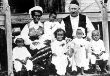 Karl Emil Peterson sa porodicom