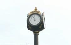 Sat na Trgu republike 3.jpg