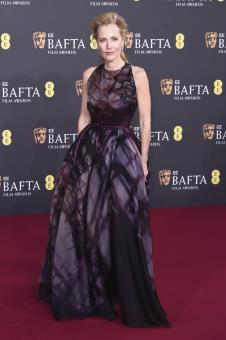 Džilijen Anderson u haljini Roksande Ilinčić na BAFTA nagradama