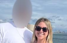 Ališa Hjuz sa porodicom (4).png