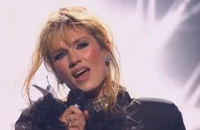 Nevena Božović na sceni PZE (3).png