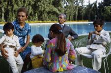 Mohamed Reza Pahlavi i Fara Pahlavi sa decom
