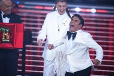 Sal Da Vinči slavi pobedu na Festivalu di Sanremo sa pesmom Per Sempre Sì