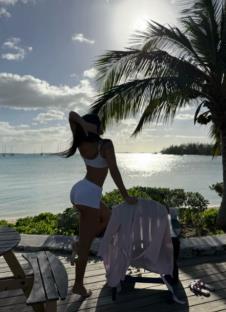 Stanija Dobrojević uživa na Bahamima
