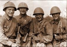 Dimitrij Božinkov sa ratnim drugovima