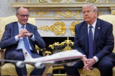 x05 AP Mark Schiefelbein.jpg