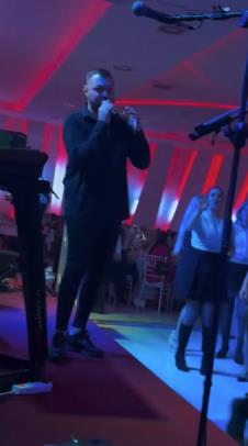 Sloba Vasić izašao iz bolnice i održao nastup