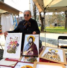 LOZNICA - Slikarka u osmoj deceniji.JPG